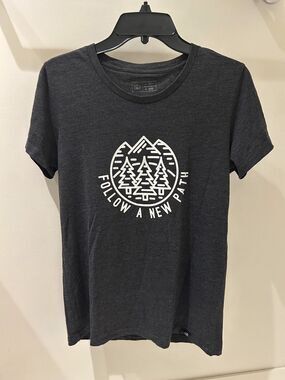 Lululemon Women’s Dark Gray Tee M Follow a New Path Graphic Shirt